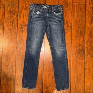 American Eagle Women’s Regular Fit Jeans Size 8